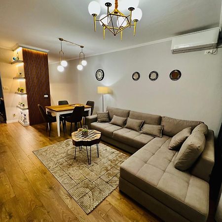 Luxury Apartaments Тирана Екстериор снимка
