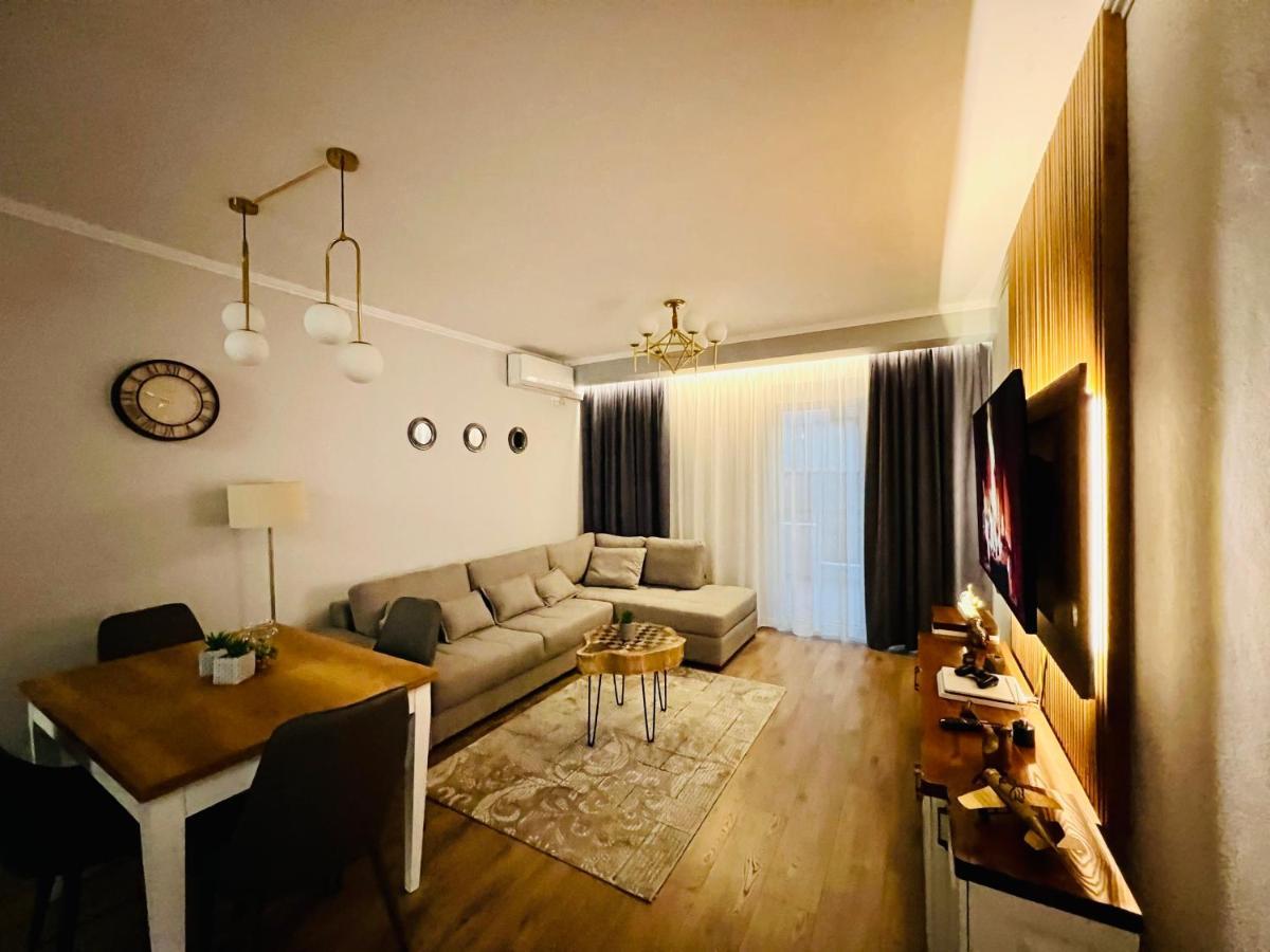 Luxury Apartaments Тирана Екстериор снимка