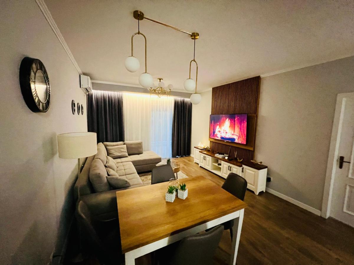 Luxury Apartaments Тирана Екстериор снимка