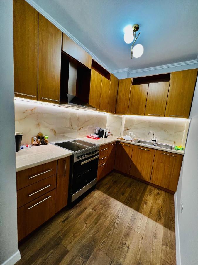 Luxury Apartaments Тирана Екстериор снимка